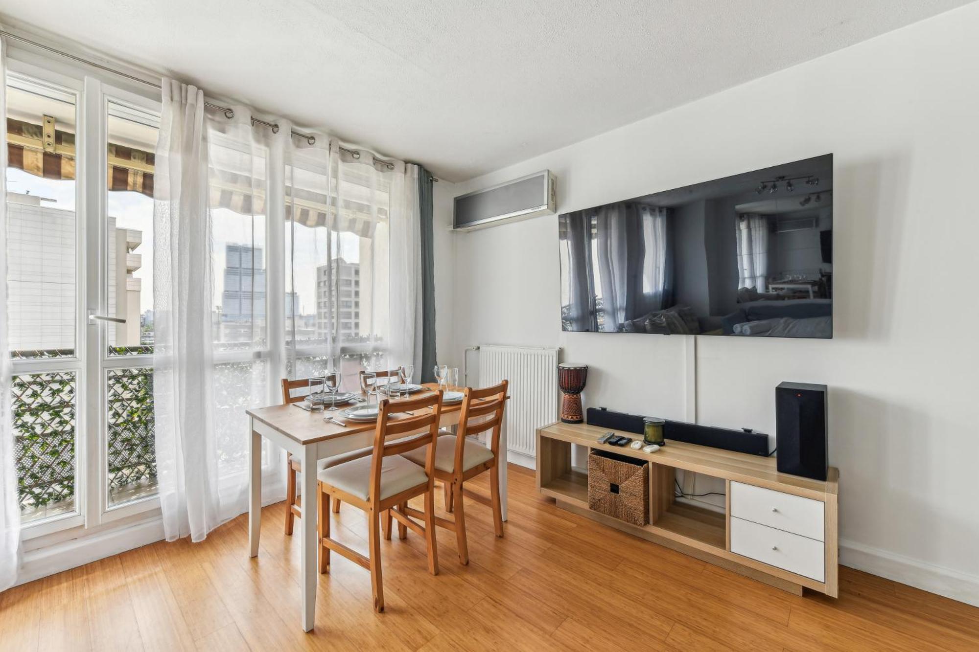 Chic And Comfortable Apart With Balcony Levallois-Perret Ngoại thất bức ảnh